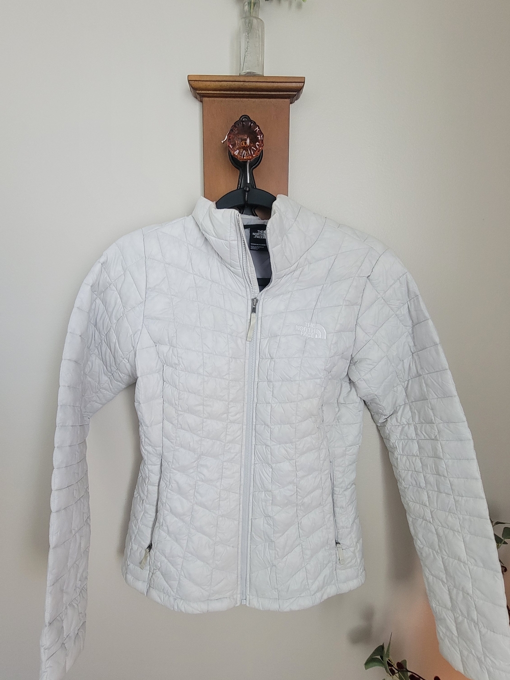 The North Face Women’s White Quilted Puffer Jacket